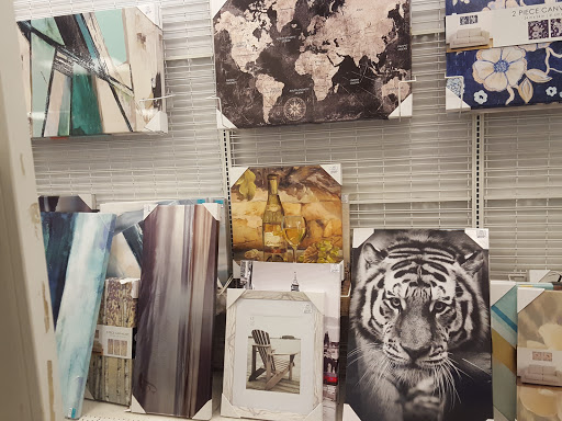 Clothing Store «Ross Dress for Less», reviews and photos, 921 E Commercial Blvd, Oakland Park, FL 33334, USA