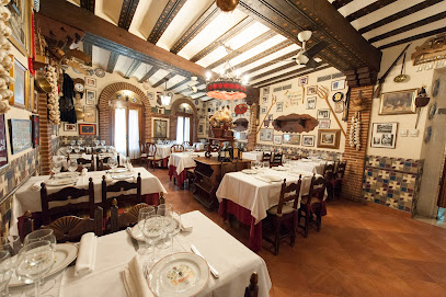 Restaurante Casa Duque - C. Cervantes, 12, 40001 Segovia, Spain
