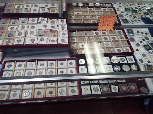 Shopping Mall «Oakland Mall», reviews and photos, 412 W 14 Mile Rd, Troy, MI 48083, USA