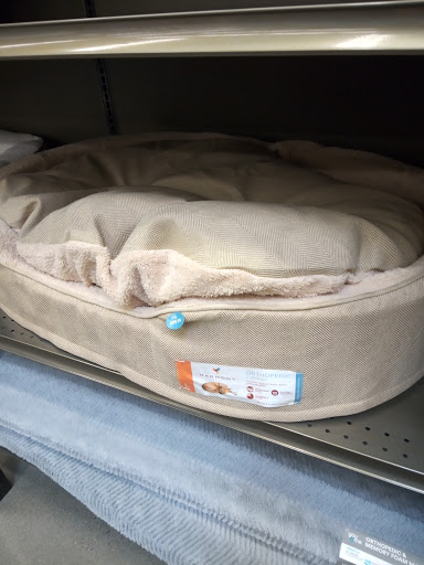 Pet Supply Store «Petco Animal Supplies», reviews and photos, 2687 Countryside Dr, Turlock, CA 95380, USA
