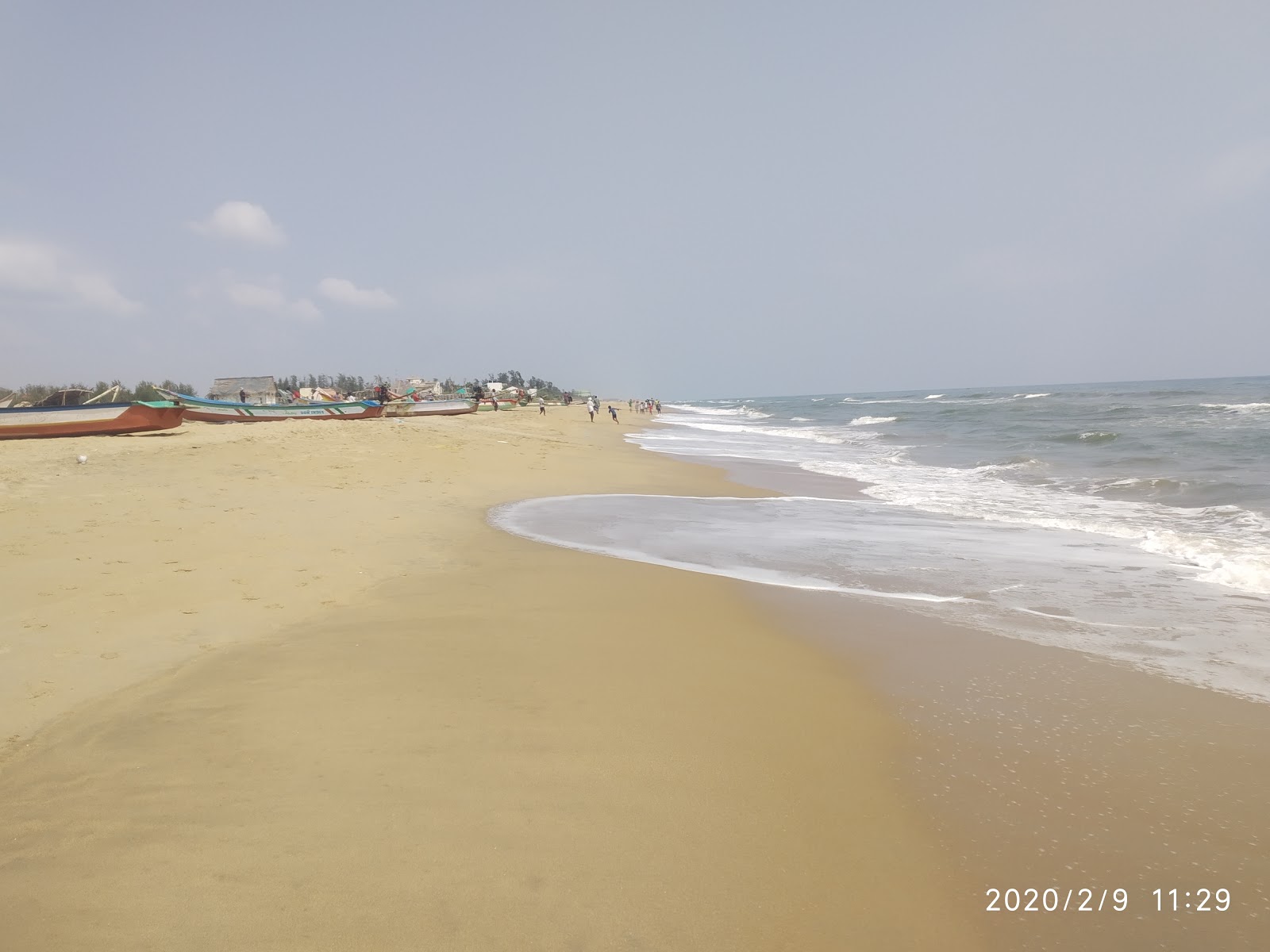 Foto de Pattipulam Beach - lugar popular entre os apreciadores de relaxamento
