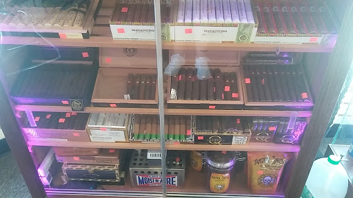 Tobacco Shop «The Smoke Shop of Mt. Morris», reviews and photos, 8005 N Dort Hwy, Mt Morris, MI 48458, USA