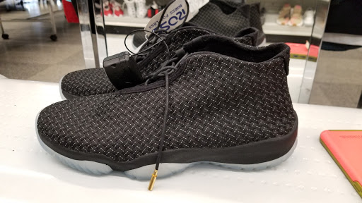 Clothing Store «Ross Dress for Less», reviews and photos, 249 Deane Dr, Rockford, IL 61107, USA