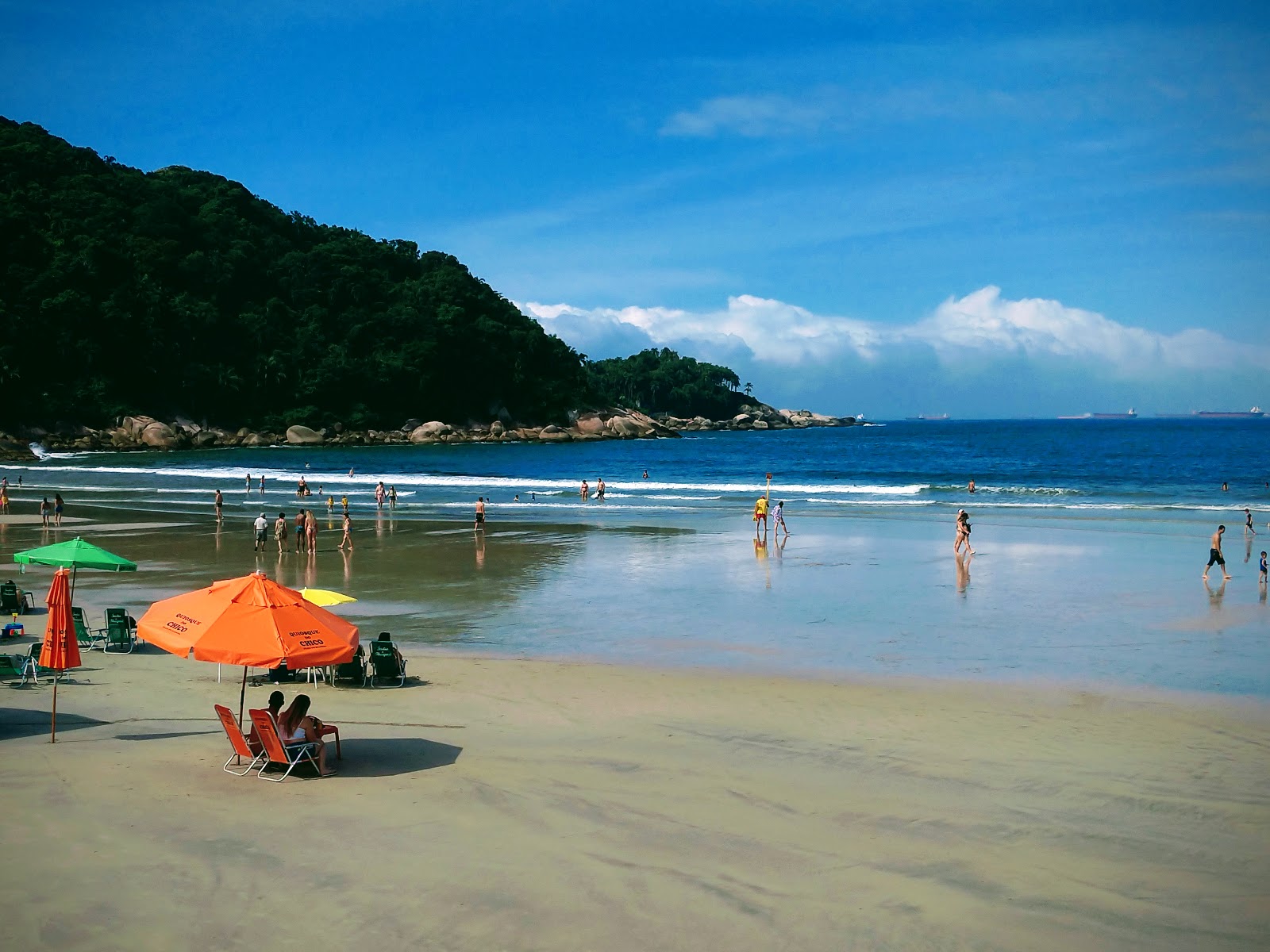 Foto di Spiaggia di Guaiuba con una superficie del sabbia beige fine