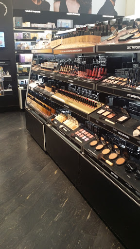 Cosmetics Store «SEPHORA», reviews and photos, 639 E Shaw Ave, Fresno, CA 93710, USA
