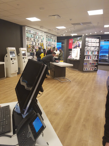 Cell Phone Store «Verizon», reviews and photos, 9360 WI-16, Onalaska, WI 54650, USA