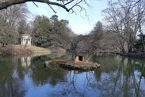 Lago artificiale parco di monza image