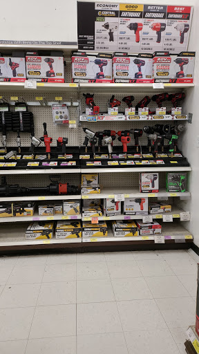 Hardware Store «Harbor Freight Tools», reviews and photos, 7600 la Crosse Ave, Burbank, IL 60459, USA