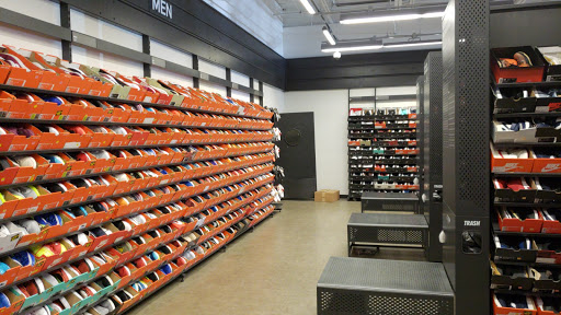 Clothing Store «Nike Clearance Store», reviews and photos, 5209 International Dr, Orlando, FL 32819, USA
