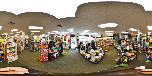 Book Store «Barrington Books», reviews and photos, 184 County Rd, Barrington, RI 02806, USA