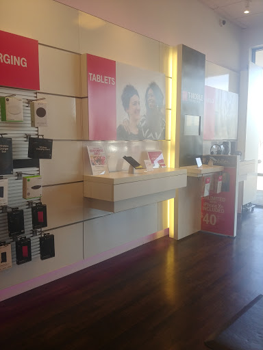 Cell Phone Store «T-Mobile», reviews and photos, 557 S 8th St, Colorado Springs, CO 80905, USA