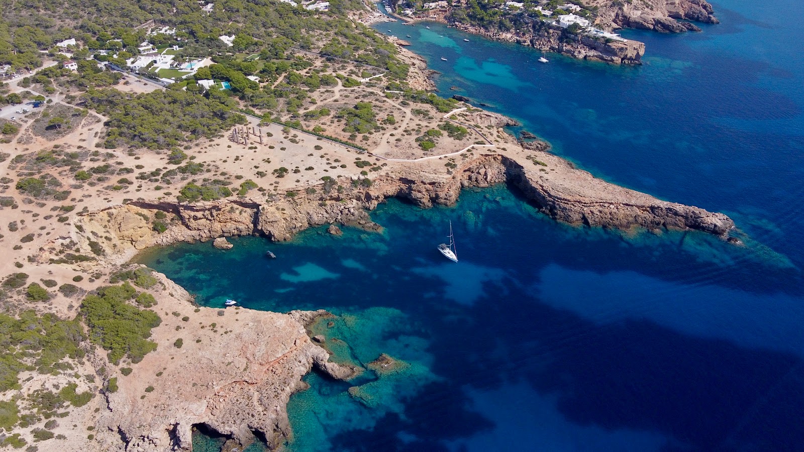 Foto di Cala Llentia zona selvaggia