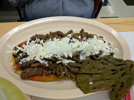 Flea Market «Fox Valley Flea Market», reviews and photos, 840 N State St, Elgin, IL 60123, USA