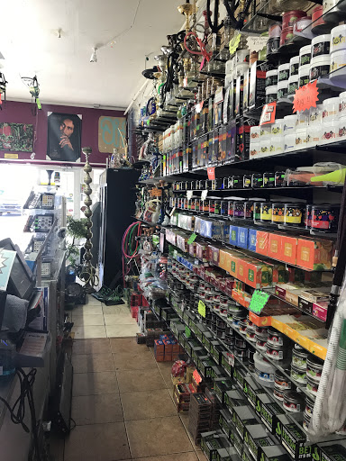 Tobacco Shop «Zerona Smoke Shop», reviews and photos, 1907 W Waltann Ln a, Phoenix, AZ 85023, USA