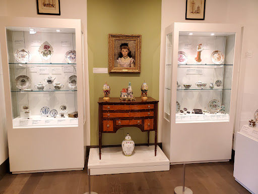 Porcelain and Decorative Arts Museum