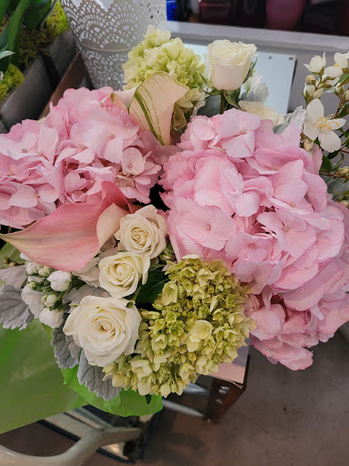 Florist «Anna Held Floral Studio», reviews and photos, 5557 N Sheridan Rd, Chicago, IL 60640, USA