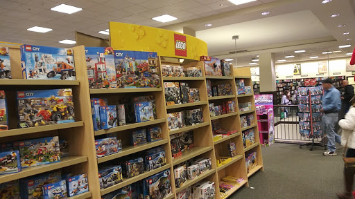 Book Store «Barnes & Noble Booksellers Clackamas Town Ctr Mall», reviews and photos, 12000 SE 82nd Ave, Portland, OR 97086, USA