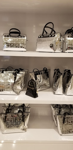 Fashion Accessories Store «Michael Kors», reviews and photos, 1 Outlet Blvd #400, Wrentham, MA 02093, USA