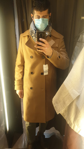 Stores to buy women's trench coats Naples