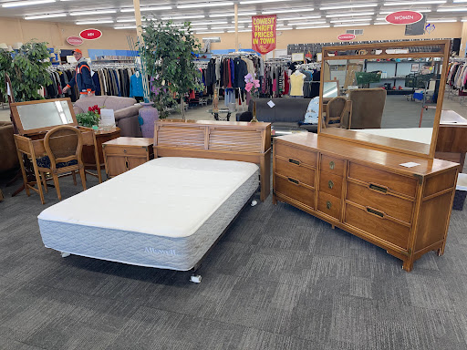 Thrift Store «Grace Centers of Hope Thrift Store», reviews and photos, 5919 Highland Rd, Waterford Twp, MI 48327, USA