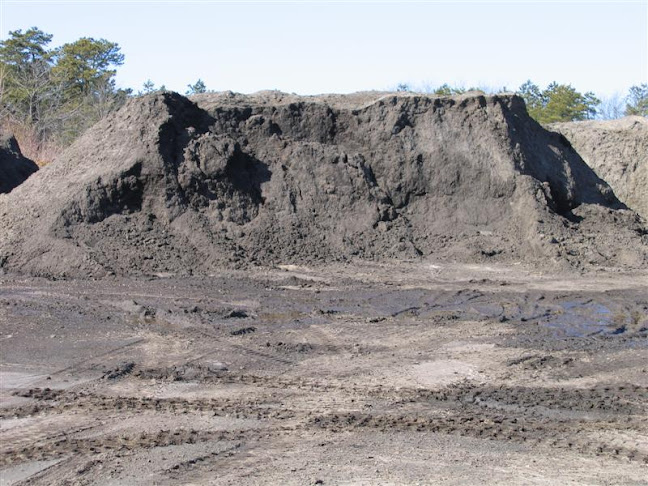 Comments and reviews of A&J TOPSOIL SUPPLIERS & MAN & DIGGER HIRE