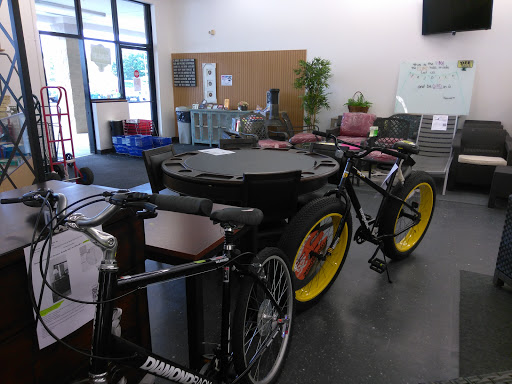 Home Goods Store «Yard Sale USA», reviews and photos, 562 Nissan Dr, Smyrna, TN 37167, USA