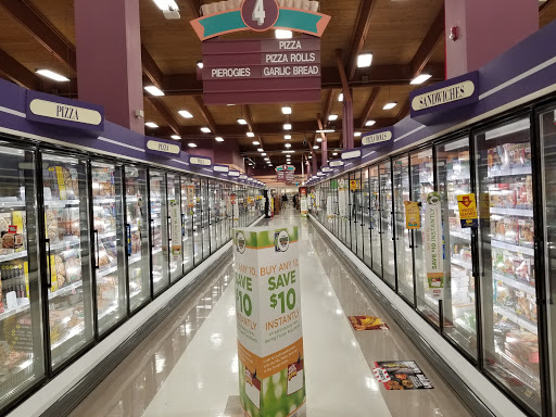 Supermarket «Giant Eagle Supermarket», reviews and photos, 4401 Mayfield Rd, South Euclid, OH 44121, USA