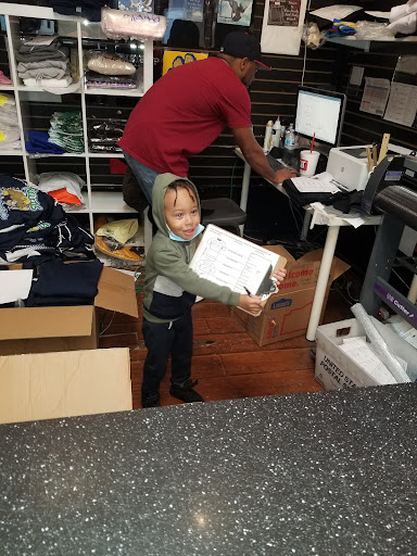 Print Shop «Home Team Apparel - T Shirt Printing Atlanta», reviews and photos, 2801 Candler Rd # 8, Decatur, GA 30034, USA