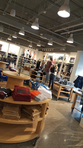 AEO Factory Store, 2741 S Rochester Rd #112301, Rochester Hills, MI 48307, USA, 