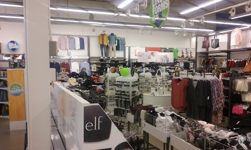 Clothing Store «Old Navy», reviews and photos, 2409 Taylor Park Dr, Reynoldsburg, OH 43068, USA