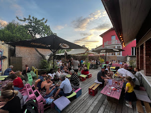 Photo n°37 de Woodstock Garden à Annecy ()