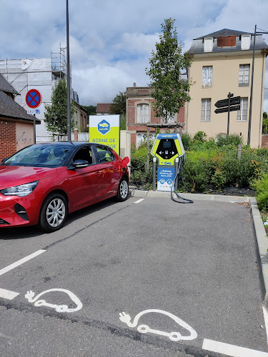 Borne de recharge de véhicules électriques SDE Calvados Charging Station Orbec