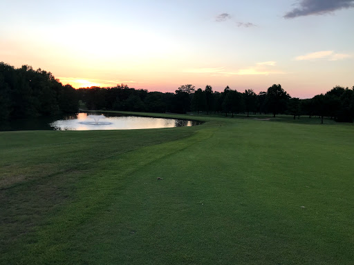 Country Club «Lake Forest Golf & Country Clb», reviews and photos, 300 Yard Dr, Lake St Louis, MO 63367, USA