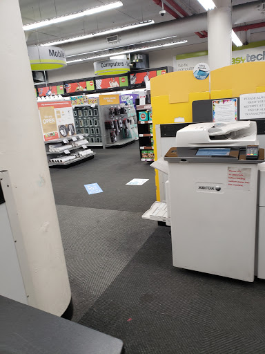 Office Supply Store «Staples», reviews and photos, 90-30 Metropolitan Ave, Rego Park, NY 11374, USA