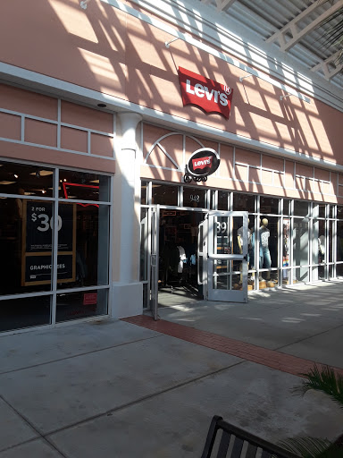 Outlet Mall «Tanger Outlet Charleston», reviews and photos, 4840 Tanger Outlet Blvd, North Charleston, SC 29418, USA