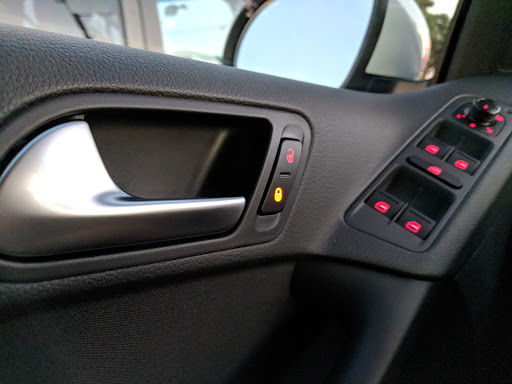 Volkswagen Dealer «Neftin Westlake Volkswagen», reviews and photos, 3550 Auto Mall Dr, Thousand Oaks, CA 91362, USA