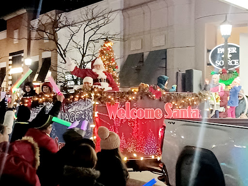 Shopping Mall «Village Of Rochester Hills», reviews and photos, 104 Adams Rd, Rochester, MI 48309, USA