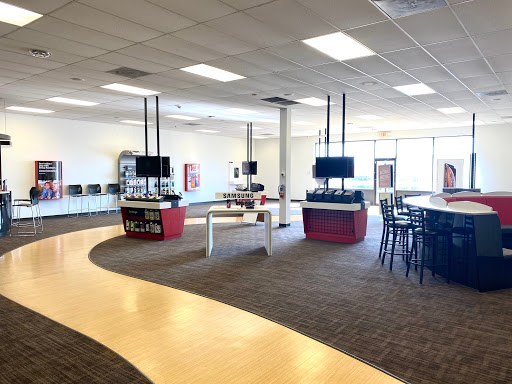 Cell Phone Store «Verizon Authorized Retailer, TCC», reviews and photos, 320 Homer M Adams Pkwy b, Alton, IL 62002, USA