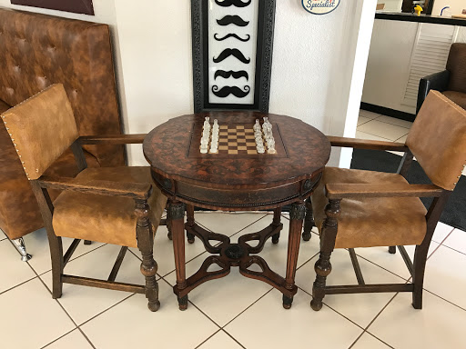 Barber Shop «LEGENDZ CLASSIC BARBER SHOP», reviews and photos, 207 N Center St, Arlington, TX 76011, USA