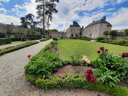 Parc du château du champ de la pierre à Le Champ-de-la-Pierre