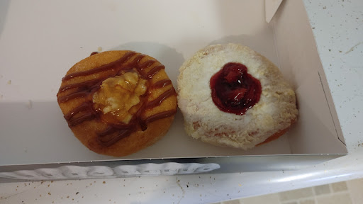 Donut Shop «Hurts Donut», reviews and photos, 7010 W 21st St, Wichita, KS 67205, USA