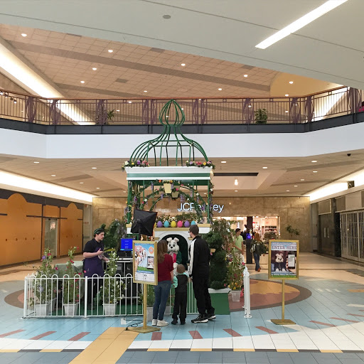 Brass Mill Center, 495 Union St, Waterbury, CT 06706, USA, 