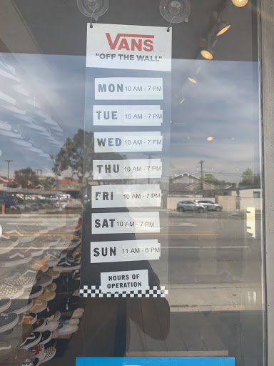 Shoe Store «Vans Store - Torrance», reviews and photos, 2528 Torrance Blvd, Torrance, CA 90503, USA