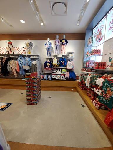 Toy Store «Disney Store», reviews and photos, 7527 Dadeland Mall Cir W, Miami, FL 33156, USA