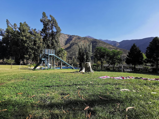 Parque Los Peumos del Canelo ltda. Zona de Pic-Nic y 3 Piscinas - San José de Maipo