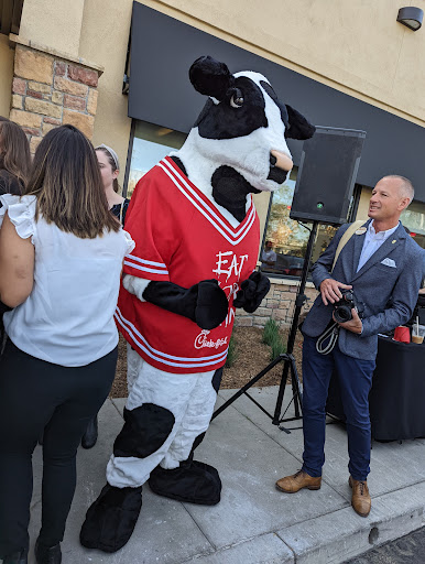 Fast Food Restaurant «Chick-fil-A», reviews and photos, 4350 Ontario Mills Pkwy, Ontario, CA 91764, USA