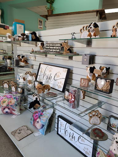 Gift Shop «Hurst Discount Drug And Soda Fountain», reviews and photos, 102 N 3rd St, Bardstown, KY 40004, USA