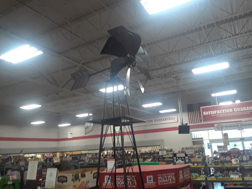 Home Improvement Store «Tractor Supply Co.», reviews and photos, 911 Center Point Rd, Hendersonville, TN 37075, USA