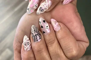 V&T Nails image