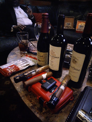 Cigar Shop «8Eightyeight», reviews and photos, 118 W Wilshire Ave, Fullerton, CA 92832, USA